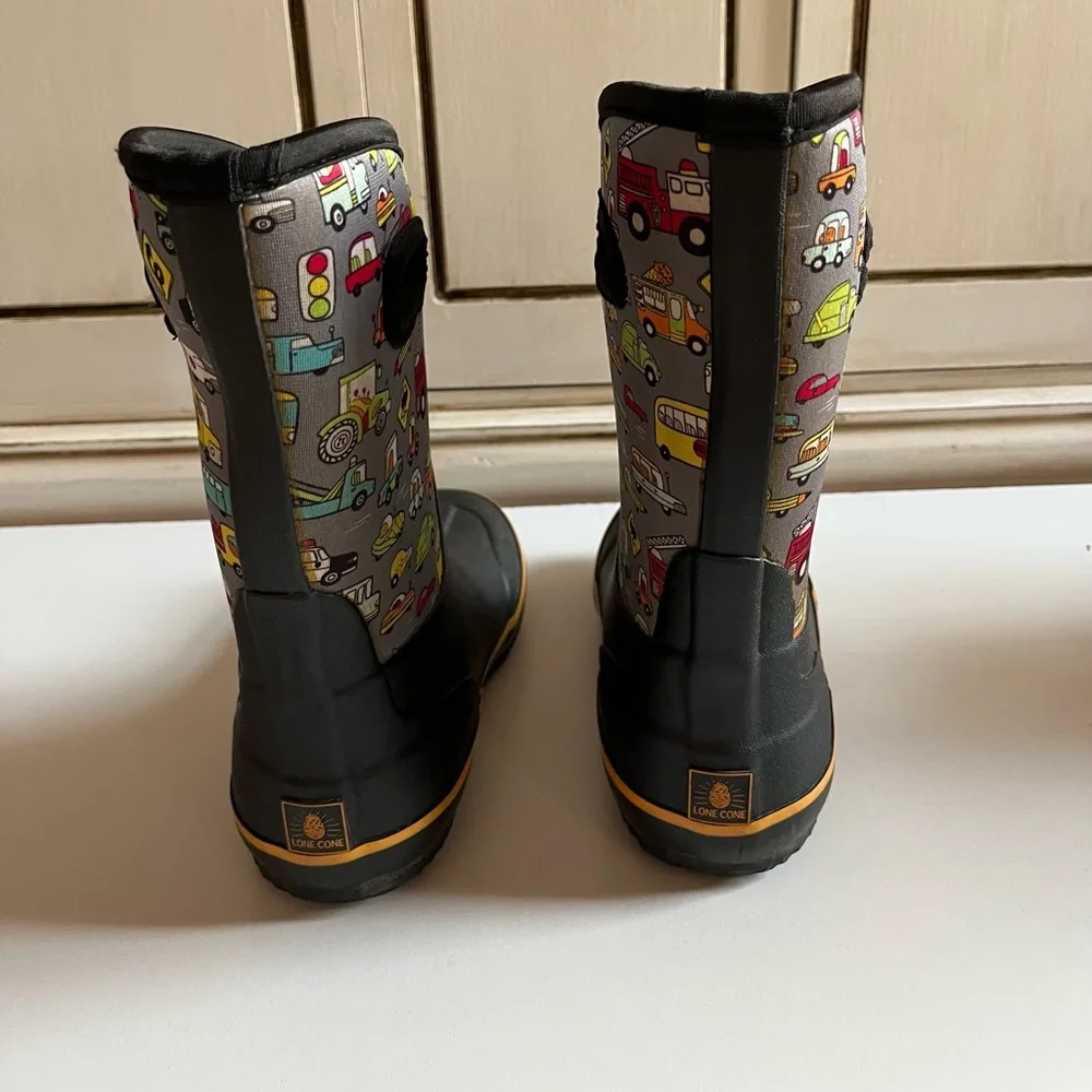 Boy’s Lone Cone Rush Hour MudBoot Rainboot Pull on Waterproof and insulated 4